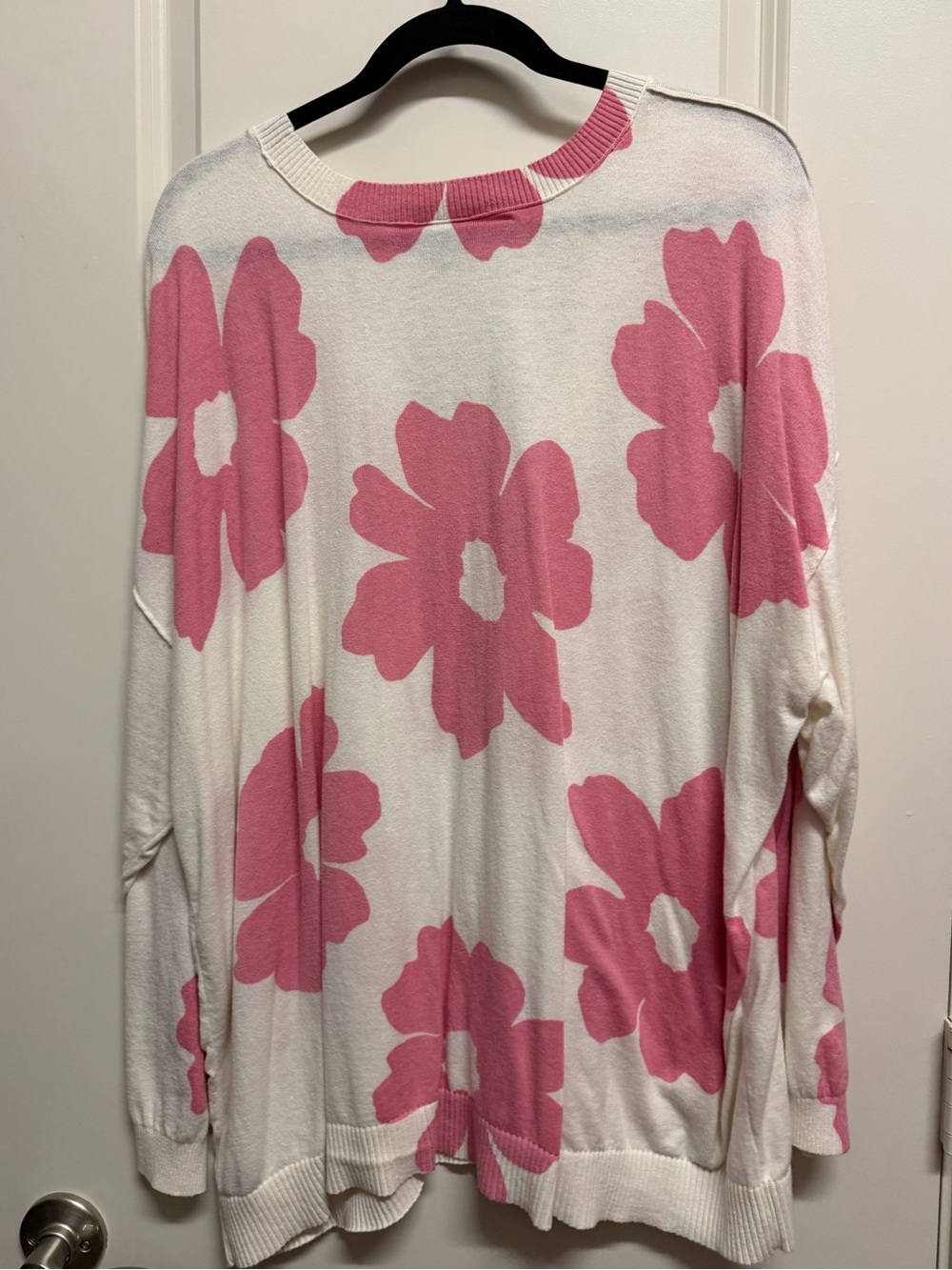 torrid White and Pink Floral V-Neck Sweater - Picture 3 of 5